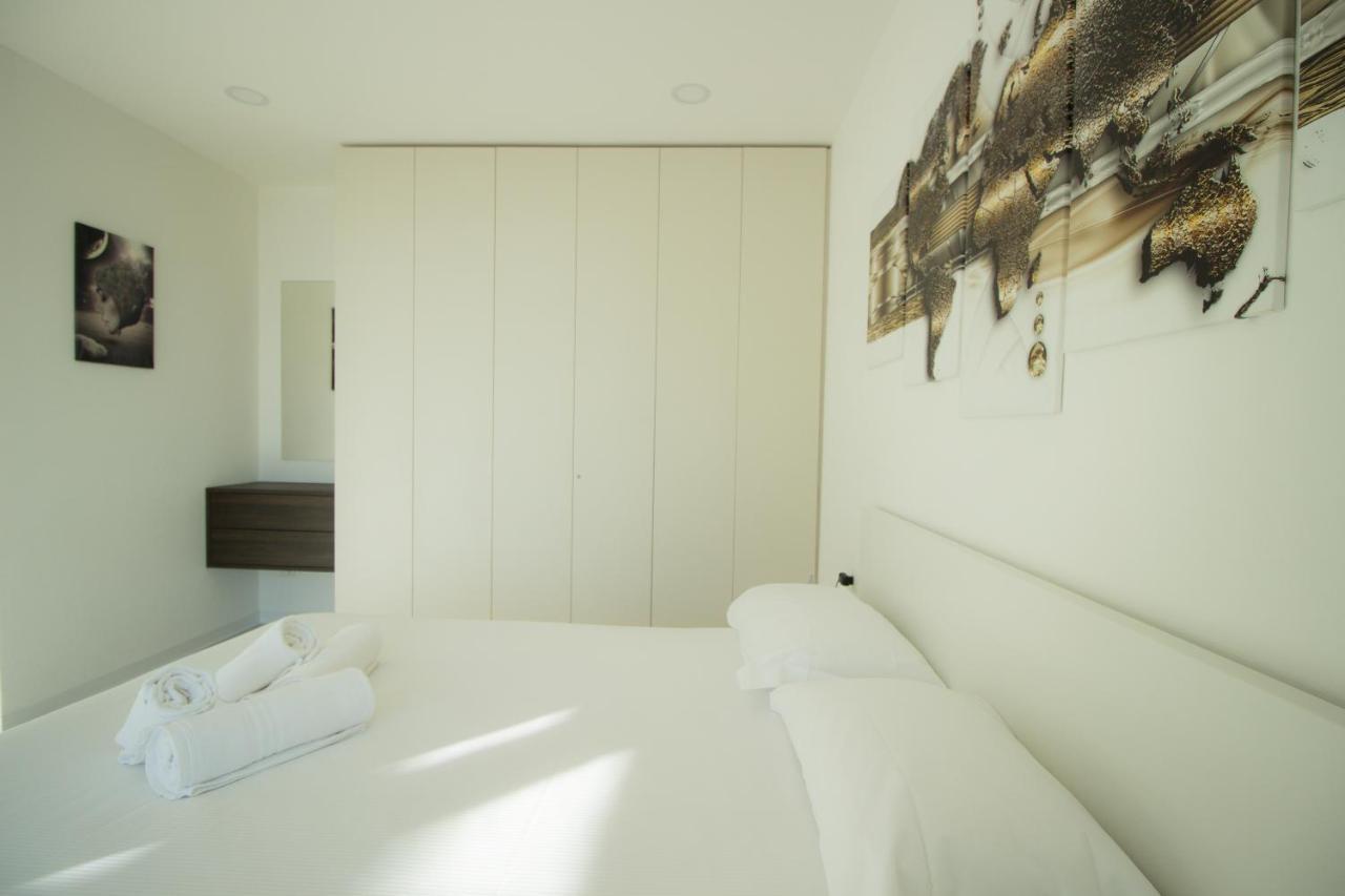 Simon'S Place Lake View Nesso Bagian luar foto